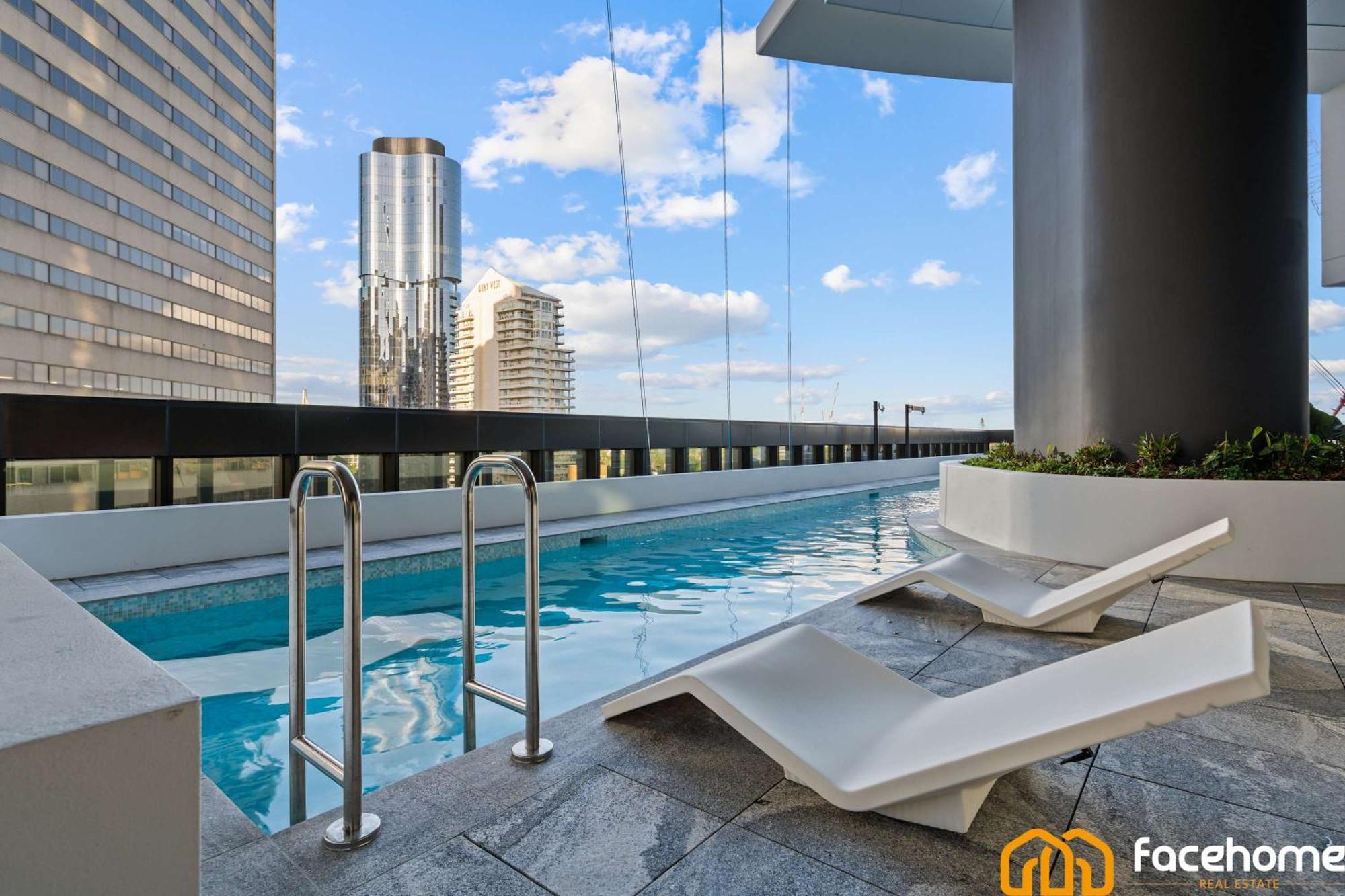 Luxury River & Access Apartment *
